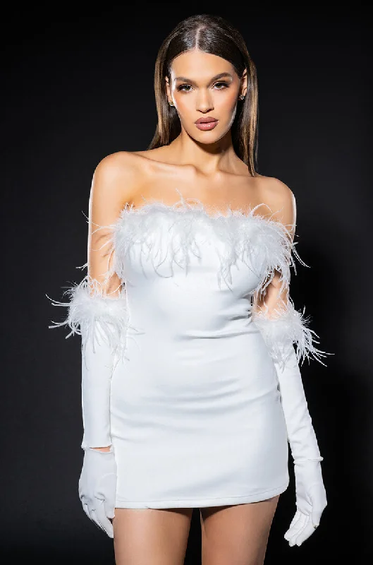 The Best Offers Are Here!The Best Offers Are Here!HOLLY FEATHER DETAIL STRAPLESS BODYCON DRESS WITH GLOVES The Best Offers Are Here!The Best Offers Are Here!HOLLY FEATHER DETAIL STRAPLESS BODYCON DRESS WITH GLOVES