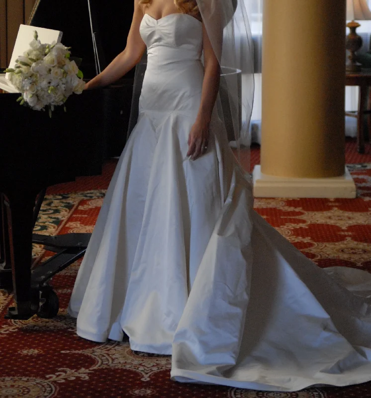Lowest Prices Guaranteed!Lowest Prices Guaranteed!Monique Lhuillier Emmanuelle