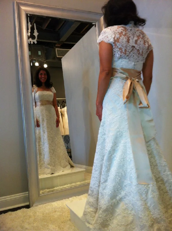 Get Ready to Save!Get Ready to Save!Monique Lhuillier Noel
