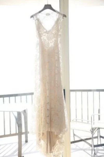 Your Shopping Wish, Our Discount Command!Your Shopping Wish, Our Discount Command!Monique Lhuillier Scarlet