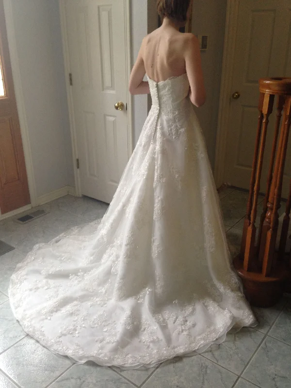 Find Your Perfect Deal Today!Find Your Perfect Deal Today!Mori Lee 1612