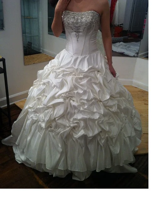Price Drop Alert!Price Drop Alert!Other Cattleya White Ball Gown Wedding Dress size 0-2 Price Drop Alert!Price Drop Alert!Other Cattleya White Ball Gown Wedding Dress size 0-2