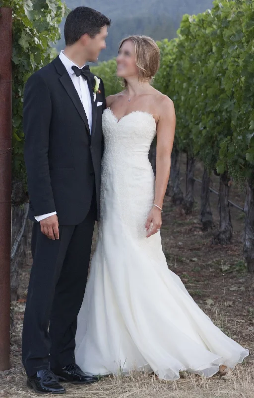 Every Deal is a Steal!Other Coan Couture YR90326L
