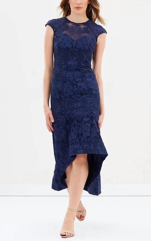 Score Huge Discounts Today!Score Huge Discounts Today!Prehnite Cap Sleeve Embroidery Midi Dress in Navy Score Huge Discounts Today!Score Huge Discounts Today!Prehnite Cap Sleeve Embroidery Midi Dress in Navy