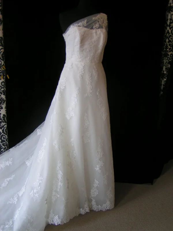 Flash Sale – Act Fast!Flash Sale – Act Fast!Pronovias Pronovias Uztegui Size 10