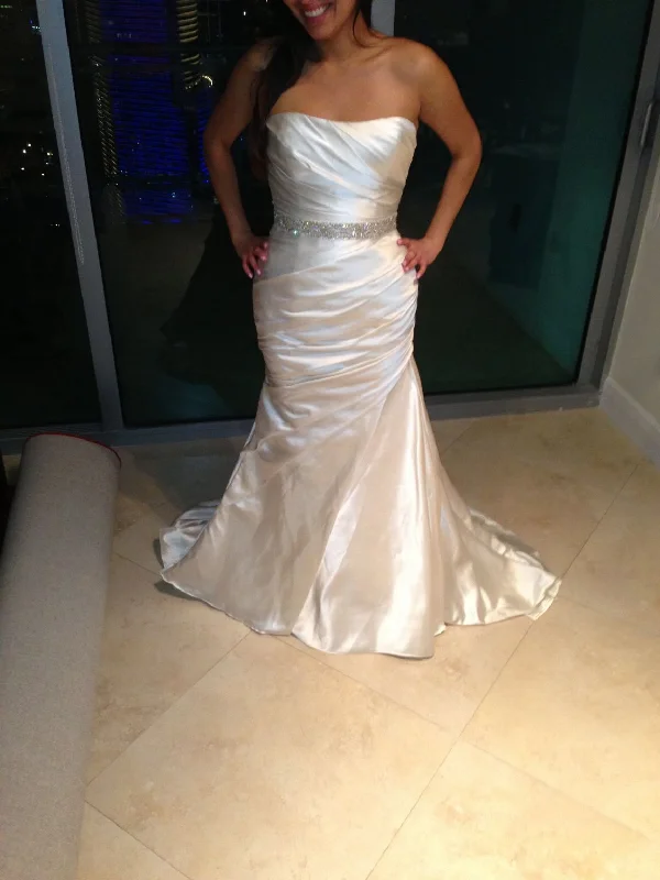 Your Favorite Items on Sale Now!Your Favorite Items on Sale Now!Pronovias Tigris