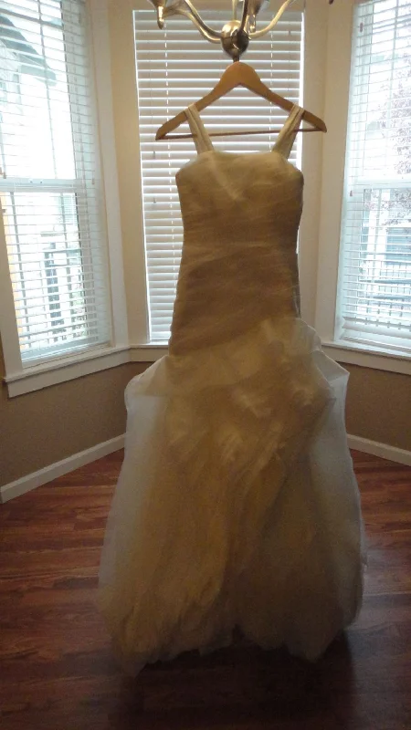 Your Discount is Waiting!Your Discount is Waiting!Vera Wang Organza Fit and Flare Gown with Bias Flange Skirt Your Discount is Waiting!Your Discount is Waiting!Vera Wang Organza Fit and Flare Gown with Bias Flange Skirt