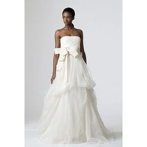 Shop Now and Save!Shop Now and Save!Vera Wang The Dinah/Spring 2010 Collection