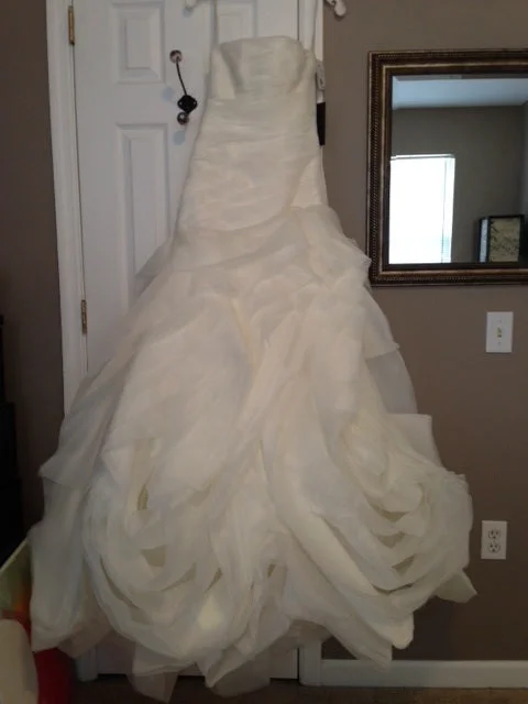 Crazy Discounts Inside!Crazy Discounts Inside!Vera Wang Vw351011