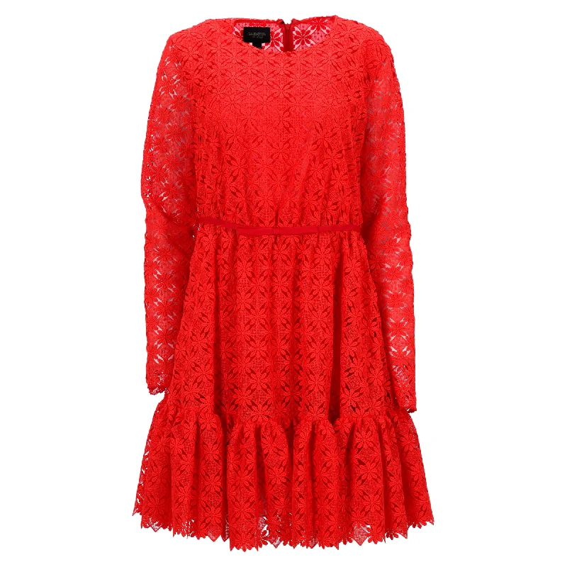 Your Chance to Save is Now!Your Chance to Save is Now!Giambattista Valli Floral Lace Mini Dress in Red Polyester