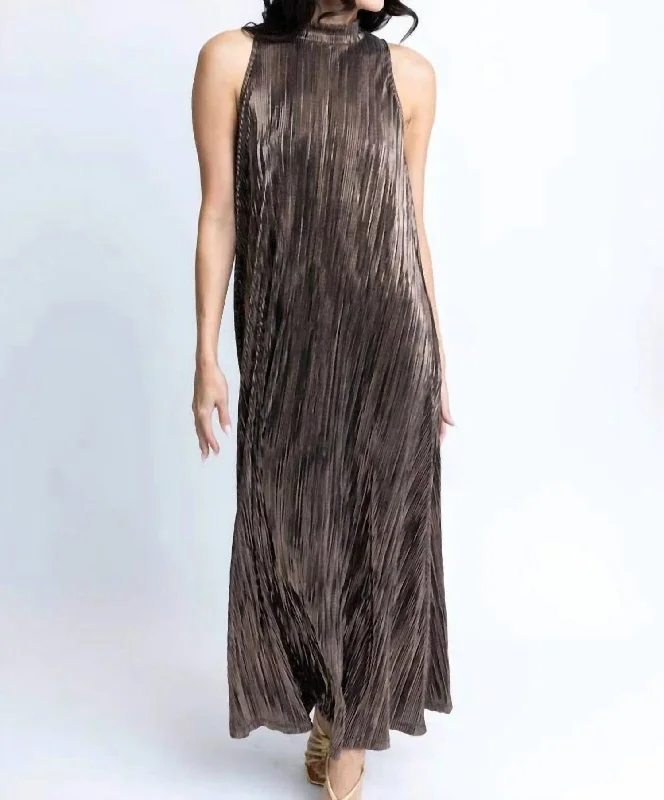 One Day Only – Huge Savings!One Day Only – Huge Savings!Metallic Halter Maxi Dress In Black One Day Only – Huge Savings!One Day Only – Huge Savings!Metallic Halter Maxi Dress In Black