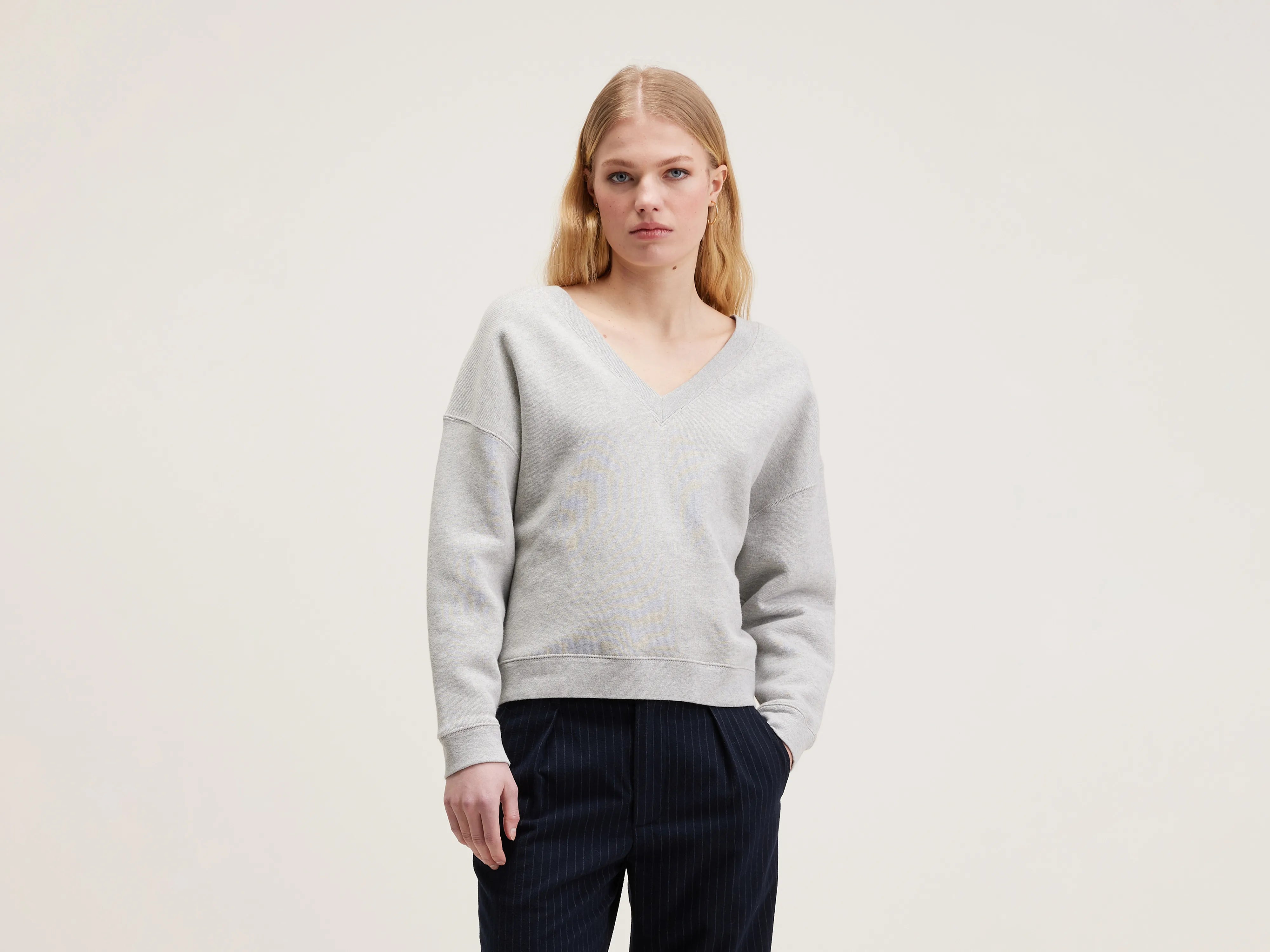 Get It Before It’s Gone!Get It Before It’s Gone!Fellow v-neck sweatshirt (242 / W / H. GREY) Get It Before It’s Gone!Get It Before It’s Gone!Fellow v-neck sweatshirt (242 / W / H. GREY)