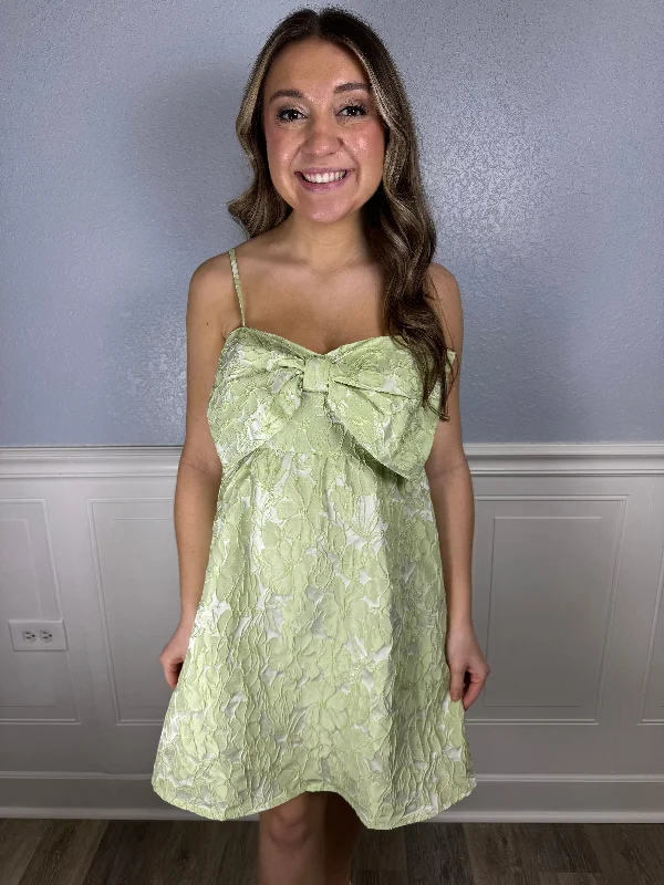Enjoy Huge Discounts Now!Enjoy Huge Discounts Now!“It’s giving derby” dress