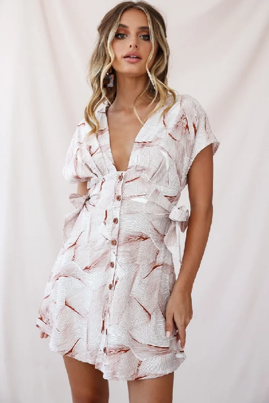 Grab Yours Before It’s Too Late!Grab Yours Before It’s Too Late!Dara Wooden Button Placket Dress Geometric Print Rose Grab Yours Before It’s Too Late!Grab Yours Before It’s Too Late!Dara Wooden Button Placket Dress Geometric Print Rose