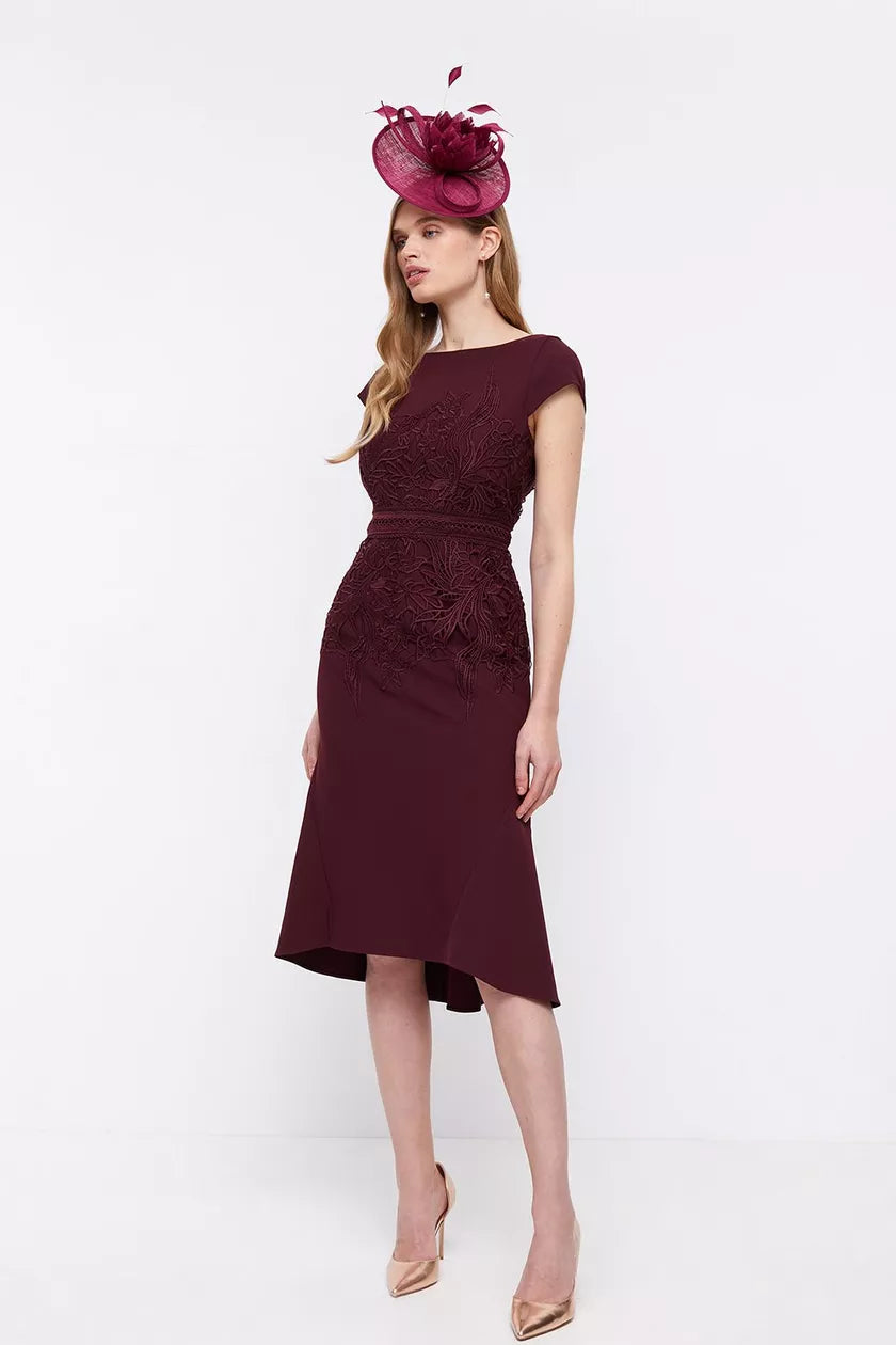 Today Only – Don’t Miss It!Lace Dress With Crepe Burgundy